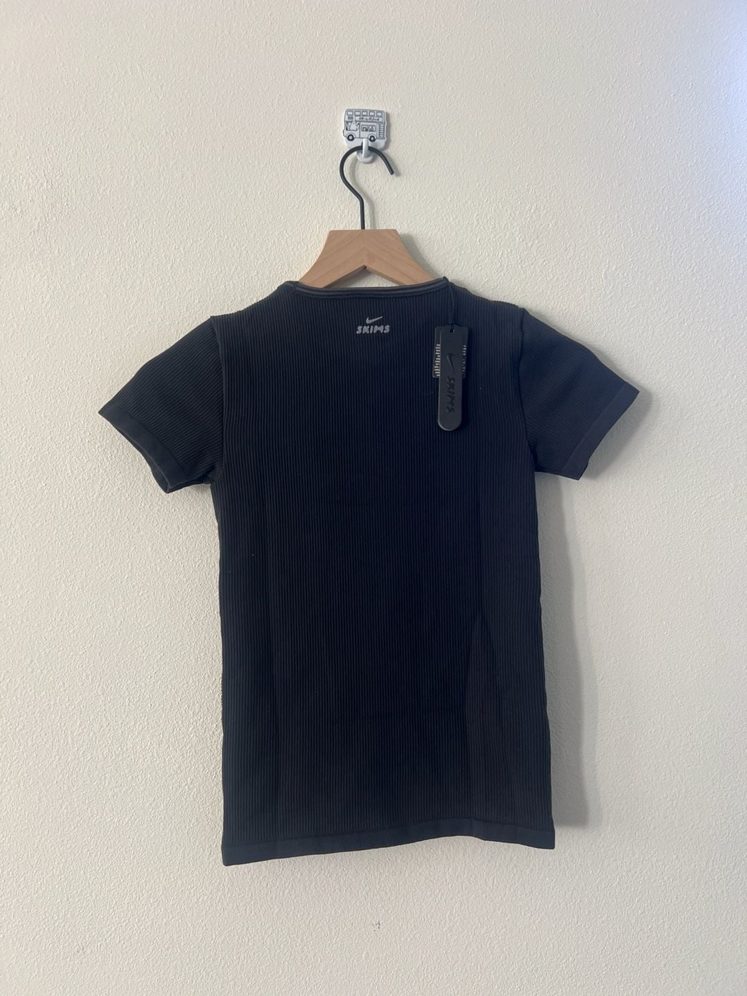 Nike x SKIMS Ribbed Seamless Short Sleeve Top Obsidian/Armor Size XS tshirt black NWT $74 retail 2