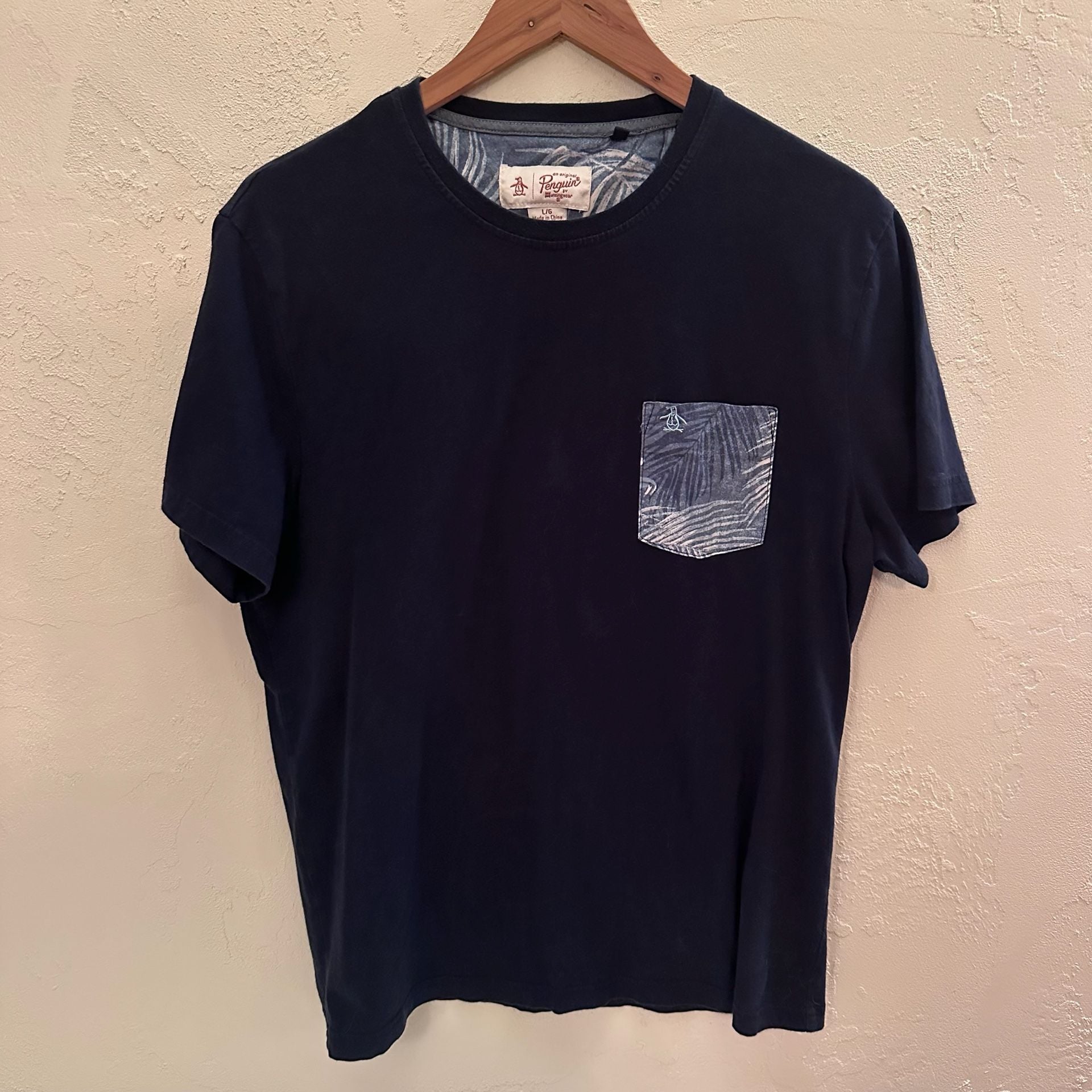 Original Penguin Navy Blue Tropical Print Pocket T-Shirt Size Large 2
