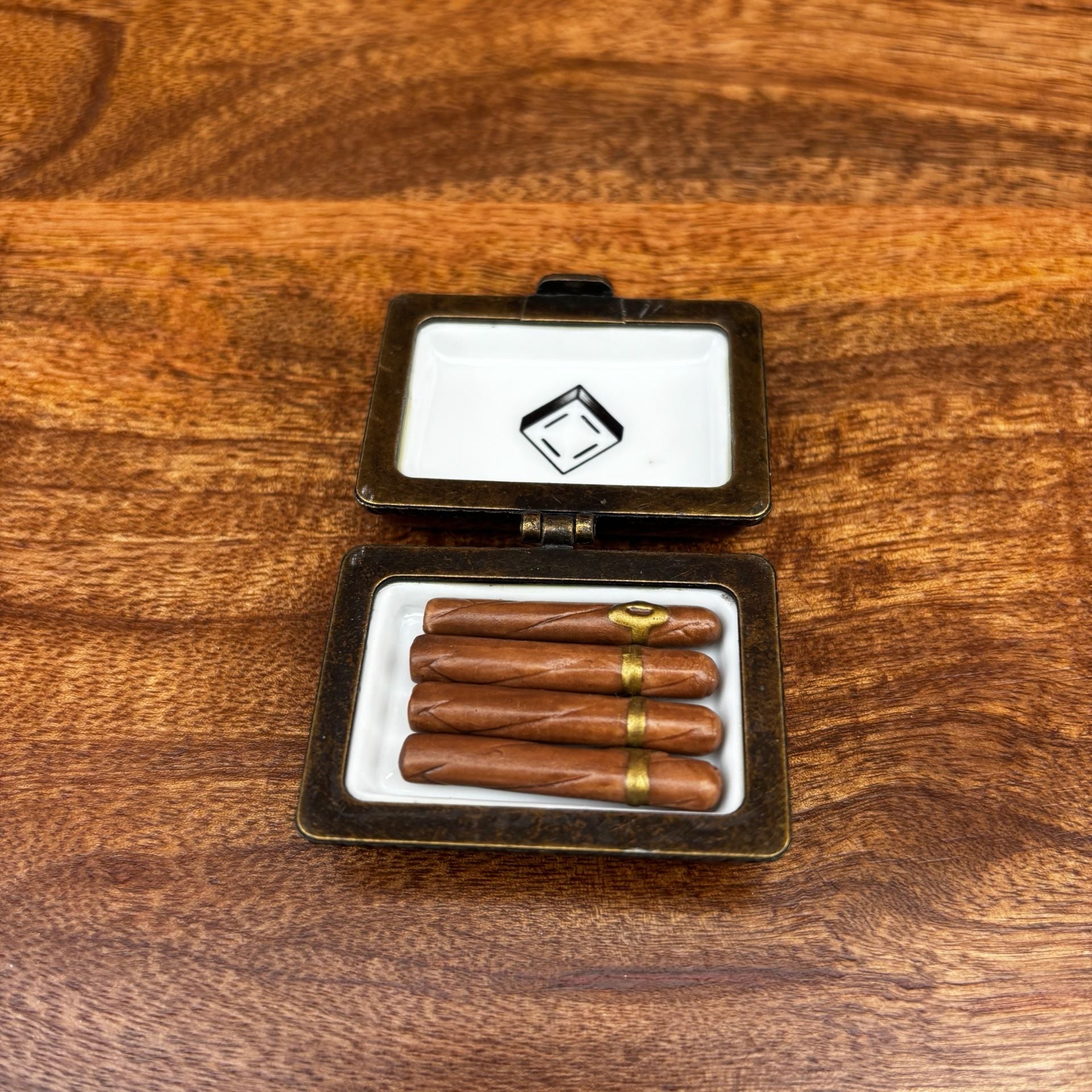 Midwest of Cannon Falls Miniature Porcelain Cigar Box Trinket Box with 4 Cigars 3