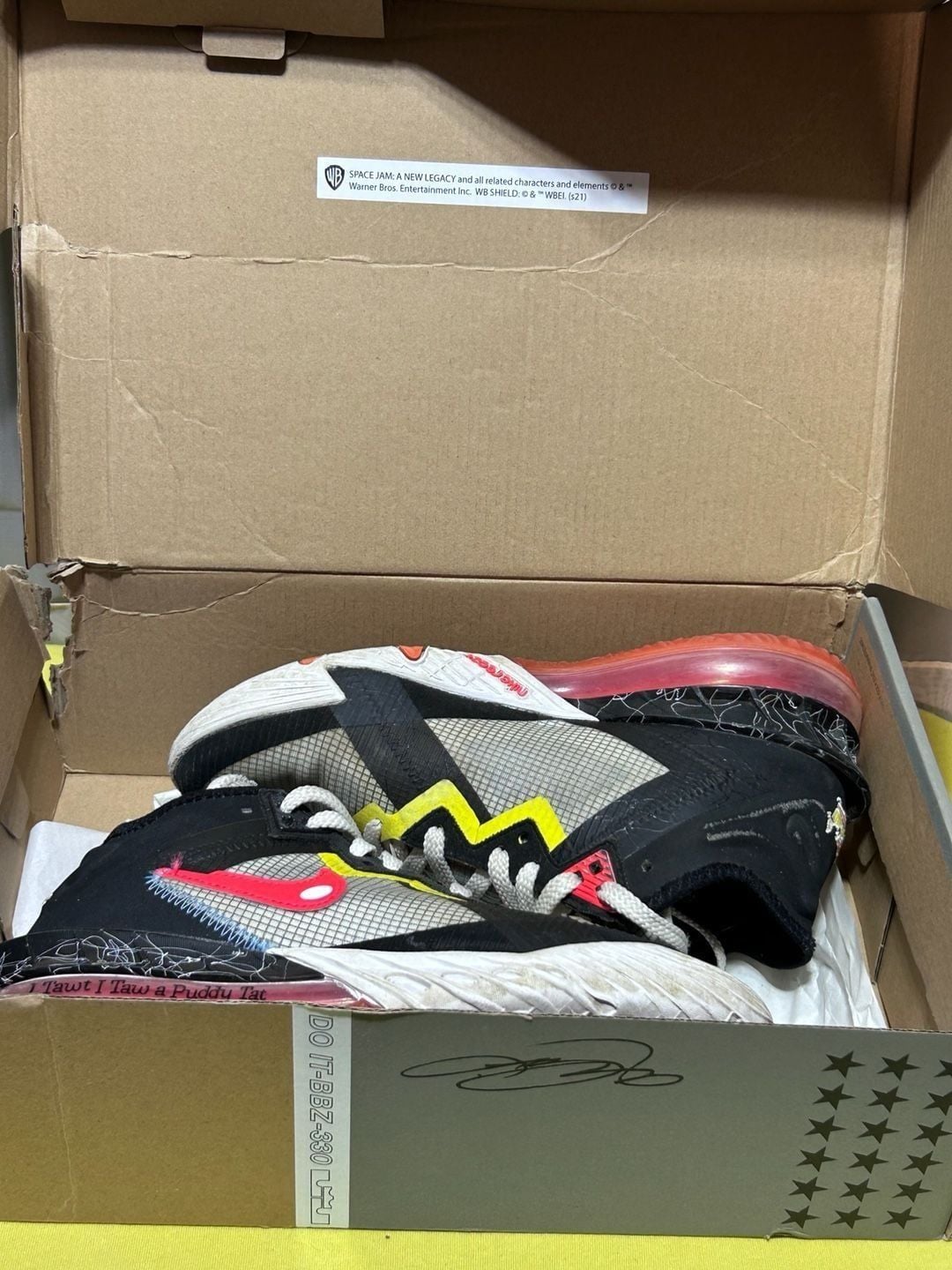 Nike LeBron 18 Low Space Jam Sylvester vs Tweety 8