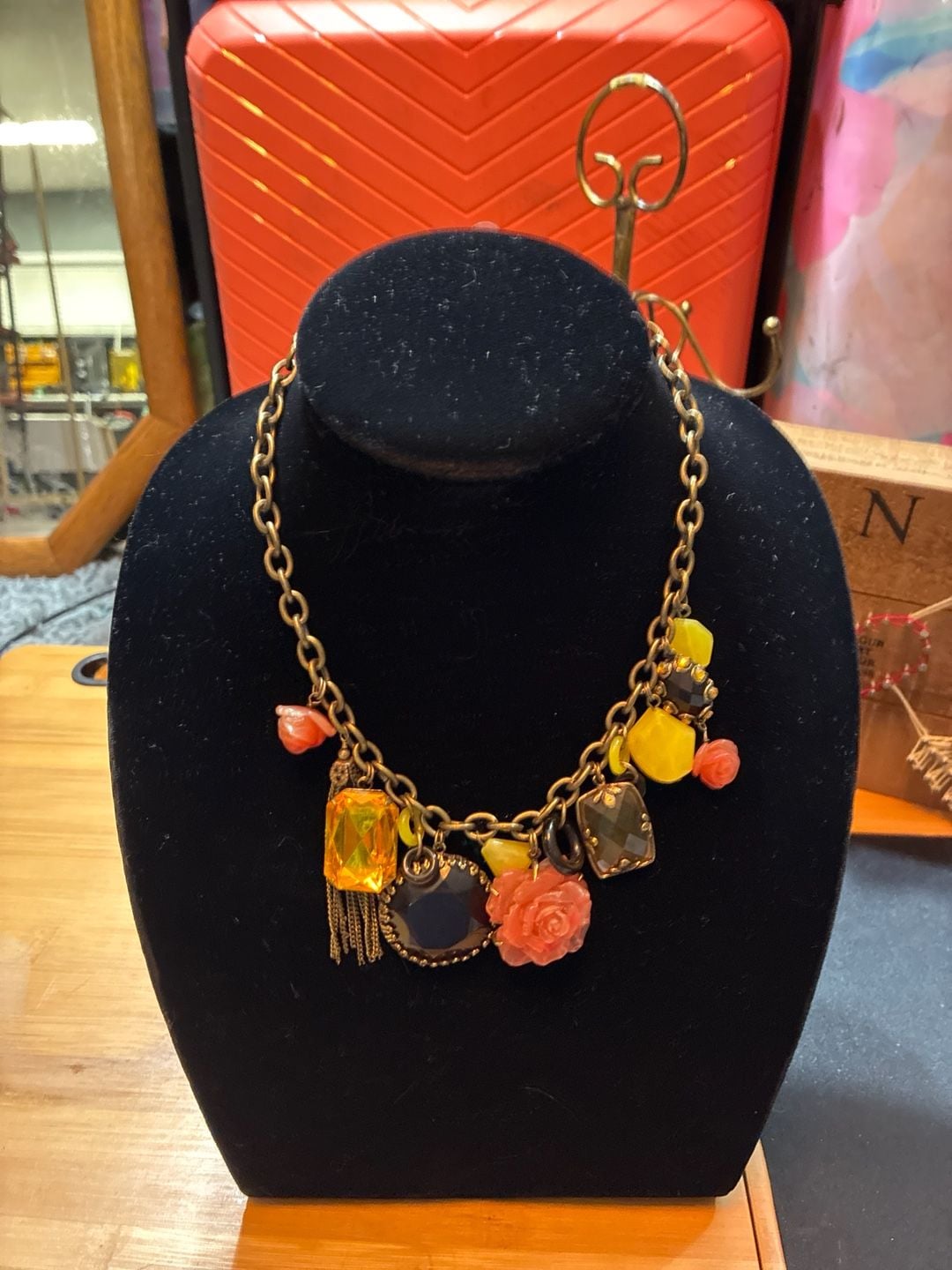 Twos Company Charm Necklace NWT New 7