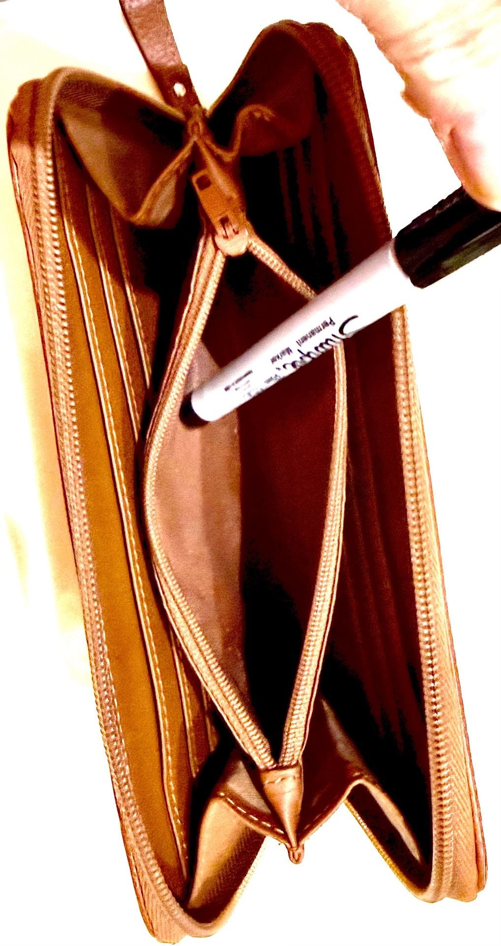 Kenneth Cole Reaction Brown Pebble Genuine Leather Zip Around Continental Wallet 6