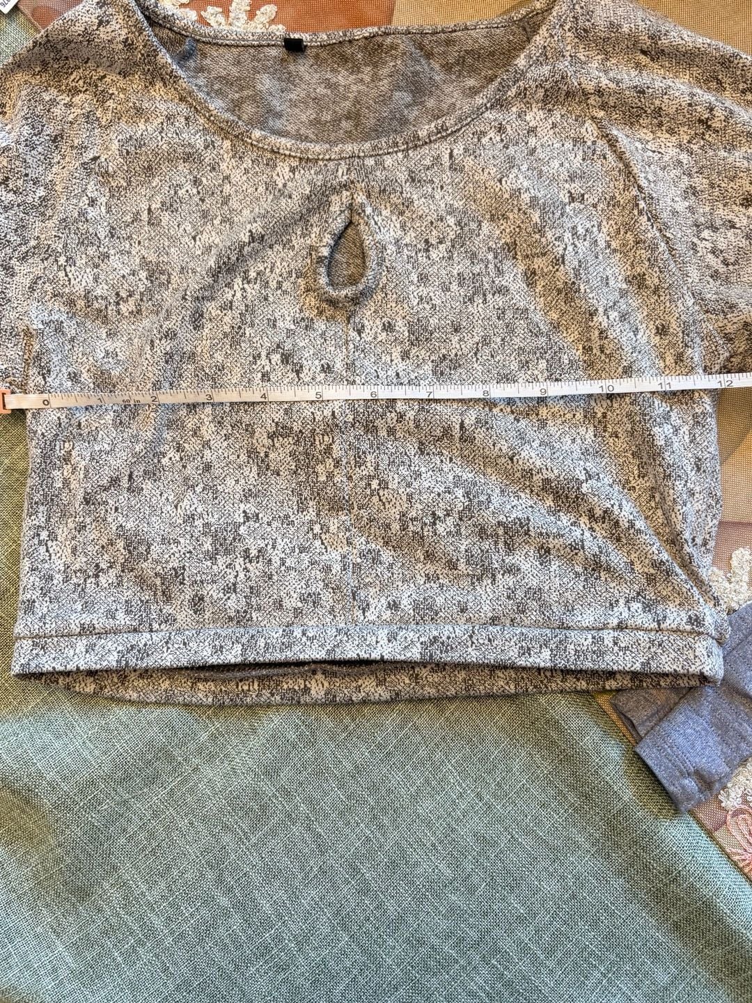 Gymshark Fleur texture long sleeve crop top Size:... 8