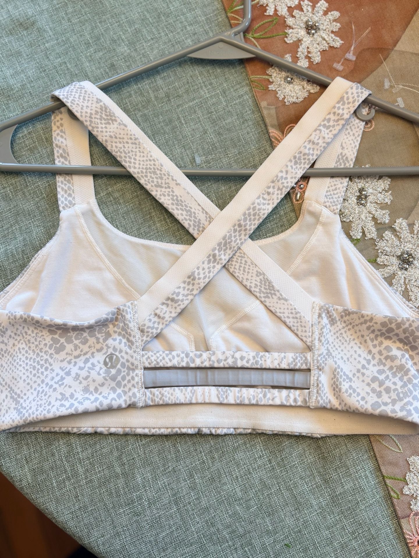 Lululemon On Your Way Bra - Desert Snake White Silver Fox / White / Silver Fox - 3