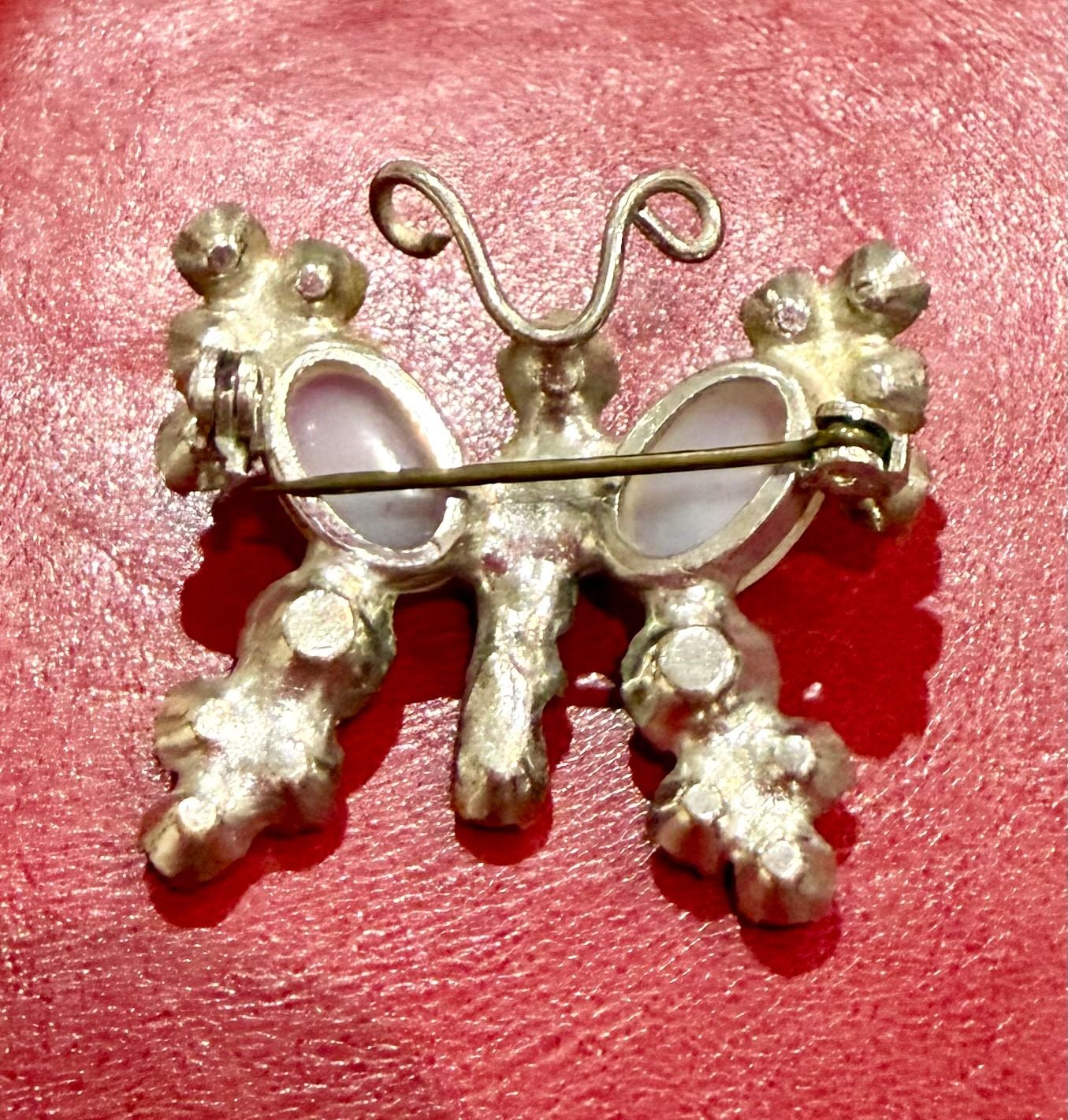 Vintage Large Gold Tone Rhinestone Butterfly Pin Brooch Unsigned. 3