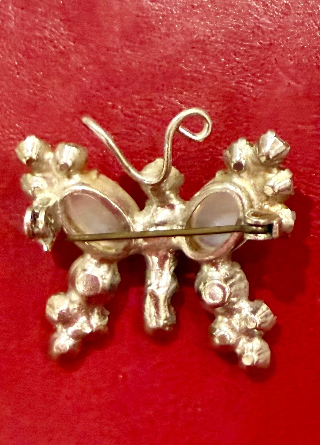 Vintage Large Gold Tone Rhinestone Butterfly Pin Brooch Unsigned. 7