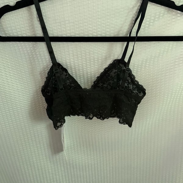 H&M Black Lace Triangle Bralette Size 4