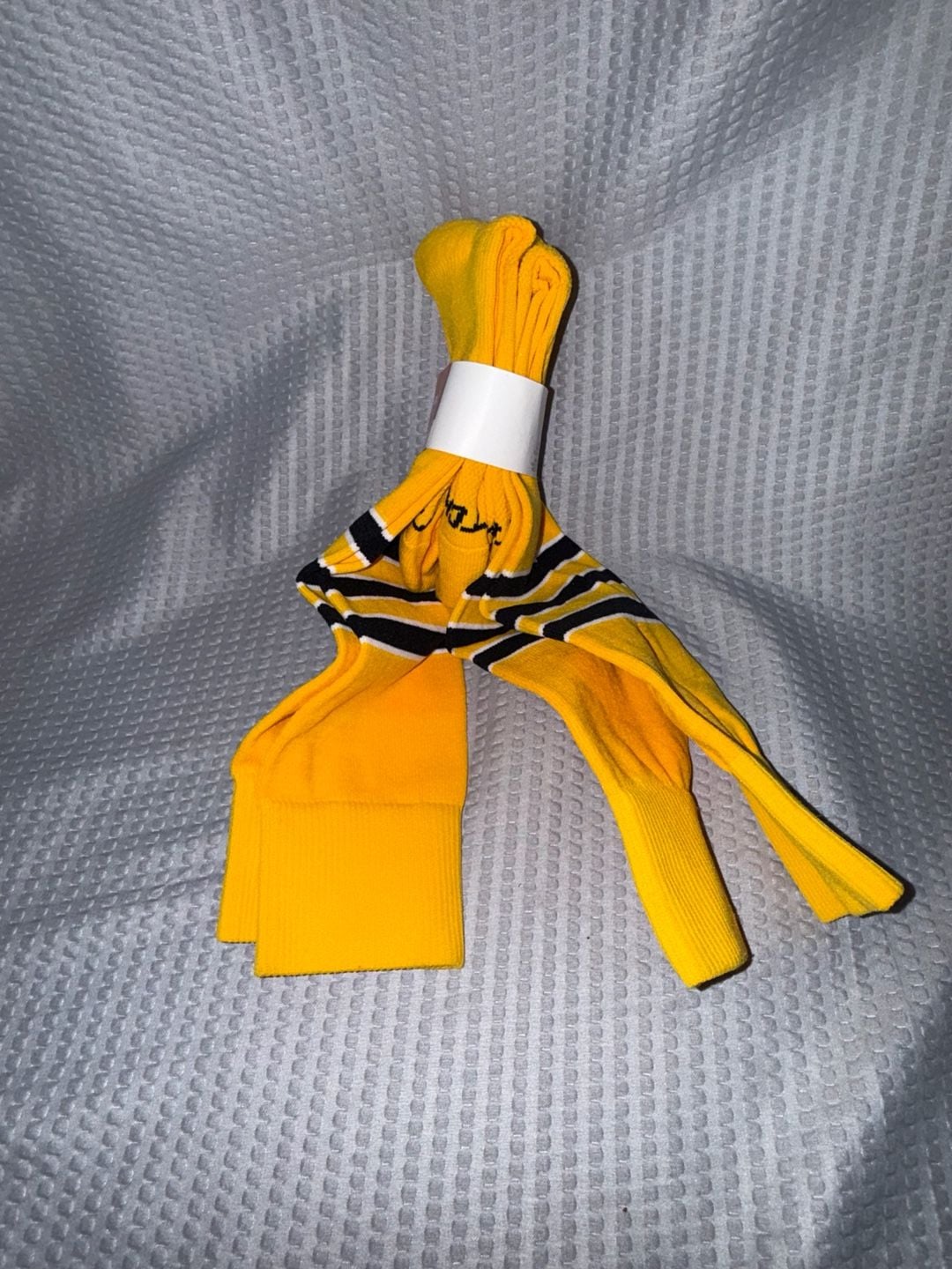 2 pack Deveroes Yellow Striped Athletic Crew Socks Size 9-11 2