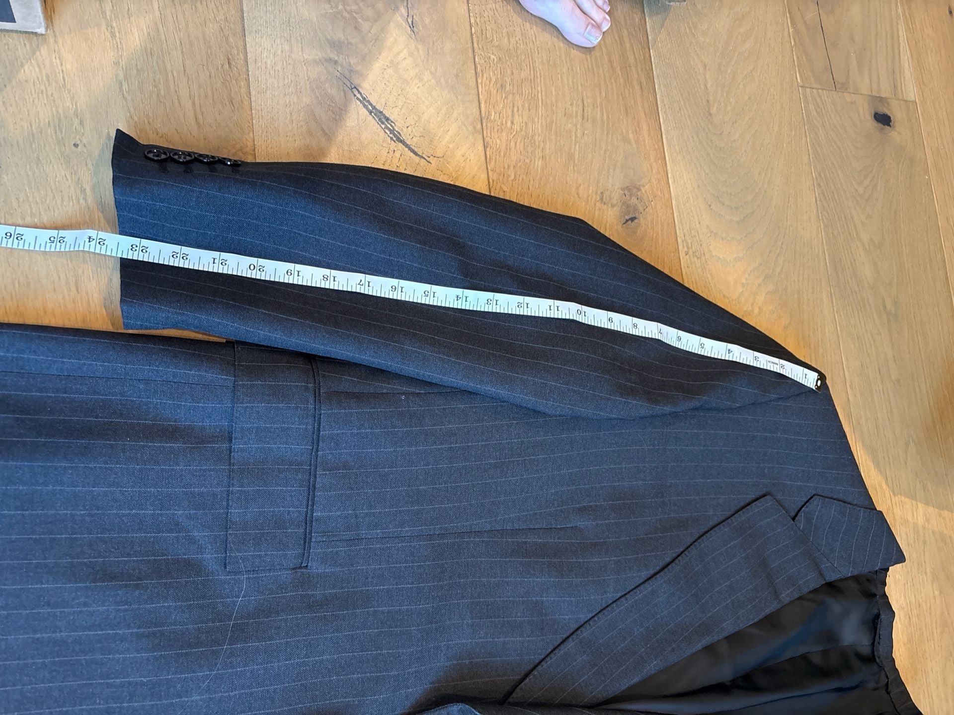 Lou Myles Men's Grey Pinstripe 100% Wool 2-Piece Suit Made in Canada 10