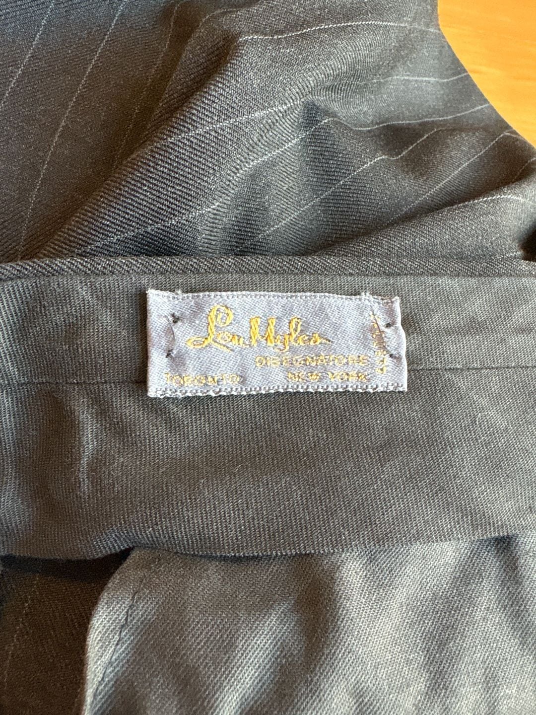 Lou Myles Men's Grey Pinstripe 100% Wool 2-Piece Suit Made in Canada 20