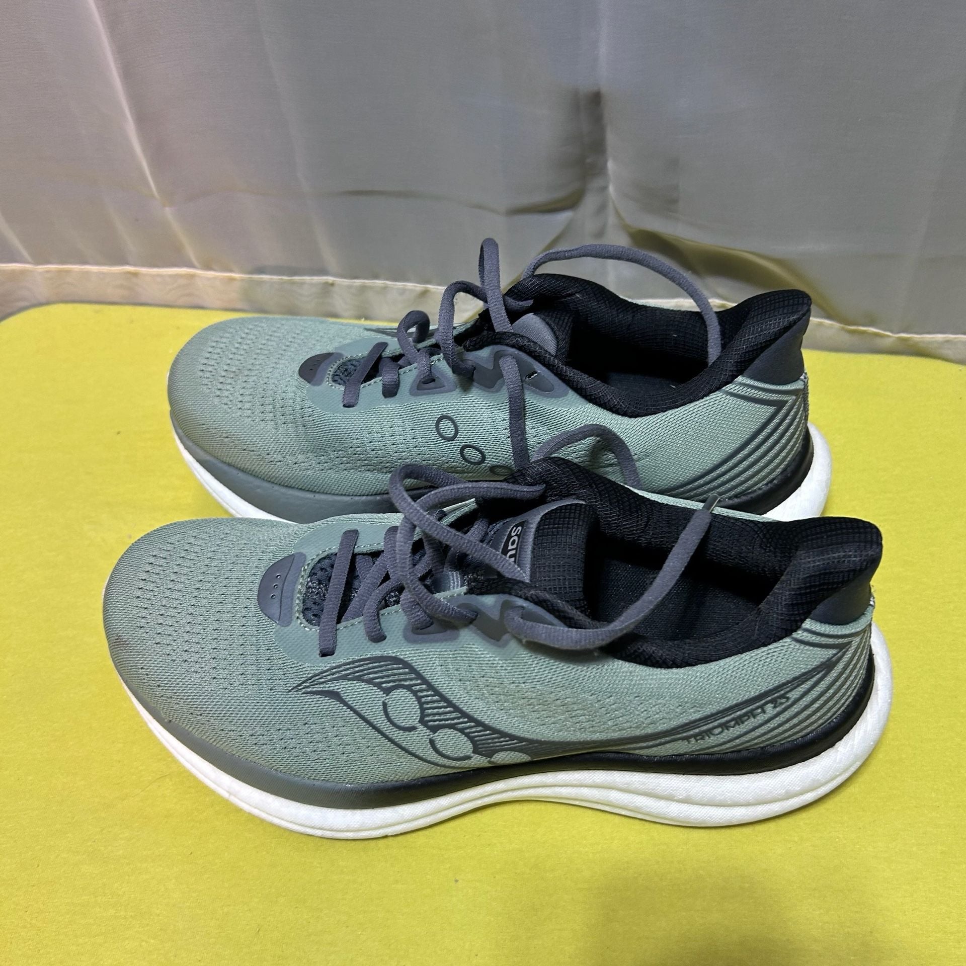 Saucony Triumph 23 Men's Running Shoes Iceberg Carbon Size 8.5 Wide 5