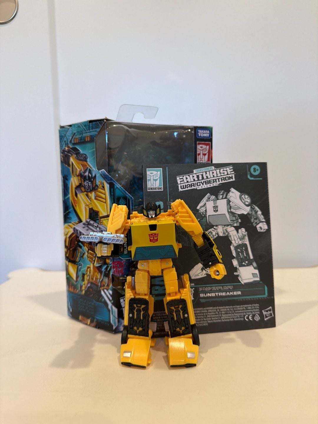 Transformers War for Cybertron: Earthrise Deluxe Class WFC-E36 Sunstreaker 1