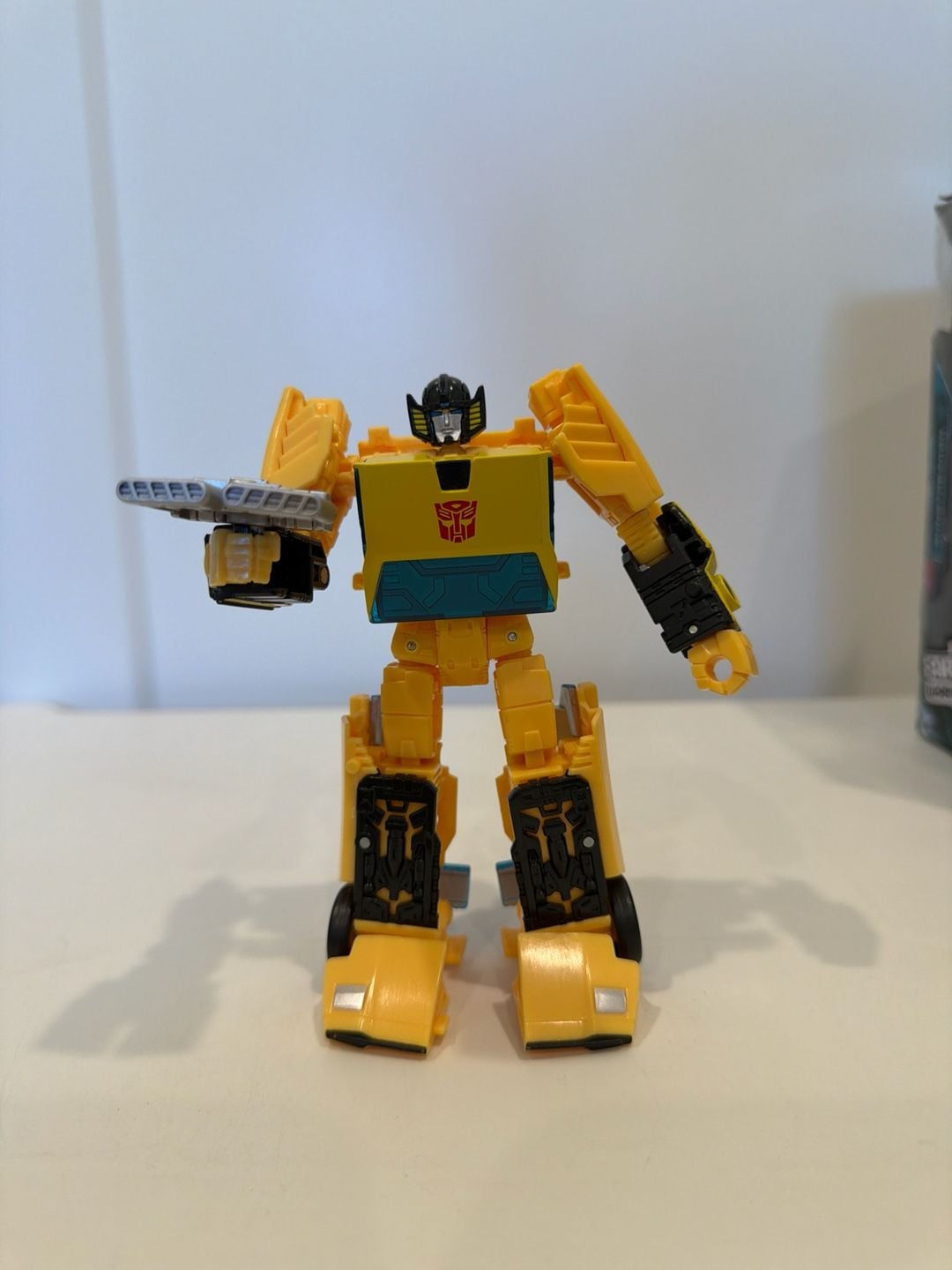 Transformers War for Cybertron: Earthrise Deluxe Class WFC-E36 Sunstreaker 2