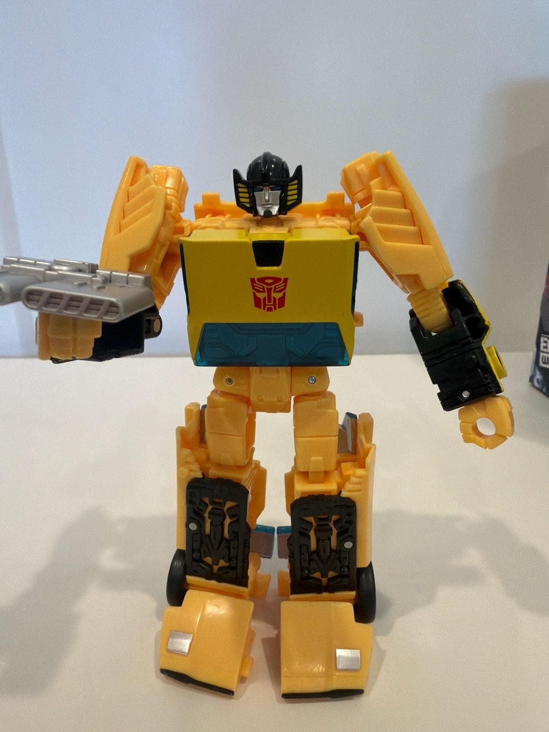 Transformers War for Cybertron: Earthrise Deluxe Class WFC-E36 Sunstreaker 6