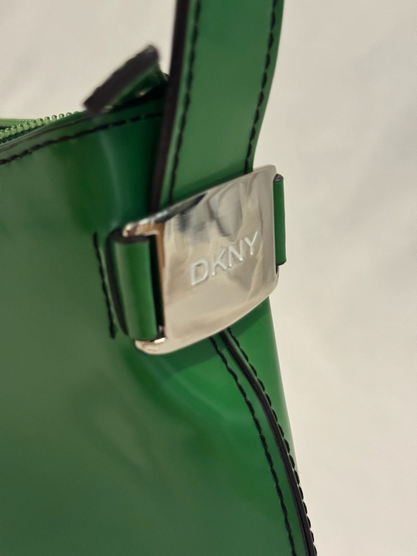 DKNY Vintage Green Patent Leather Baguette Shoulder Bag 4