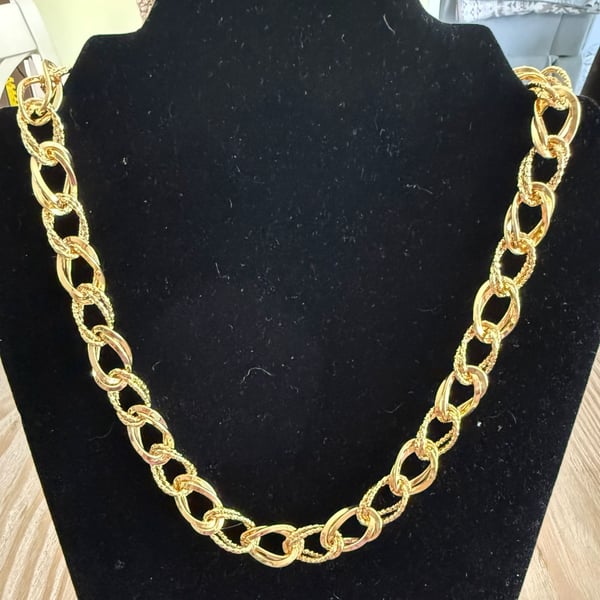 G Italy 18K Gold Plated Chunky Alternating Smooth and Textured Link Necklace