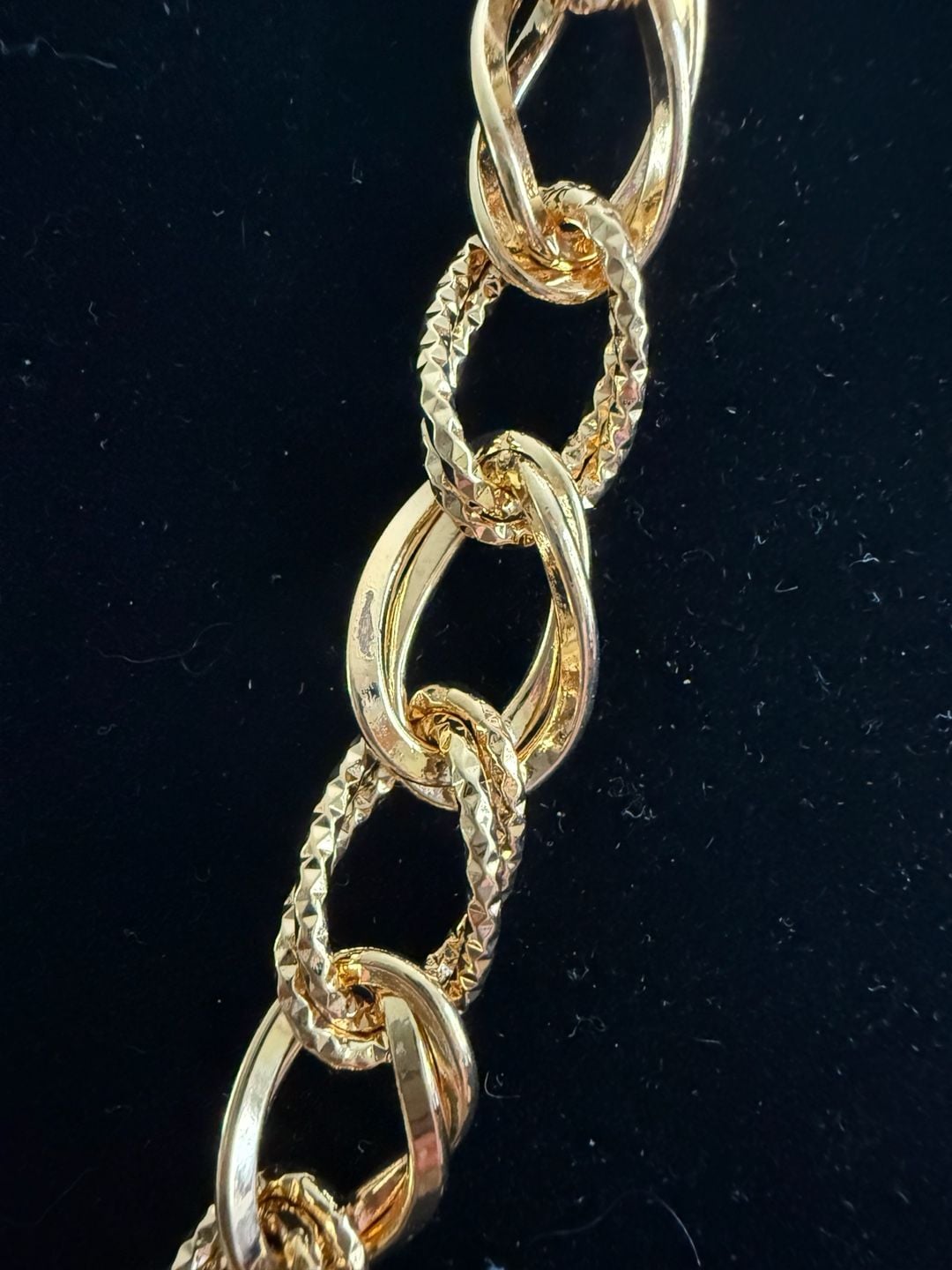 G Italy 18K Gold Plated Chunky Alternating Smooth and Textured Link Necklace 3