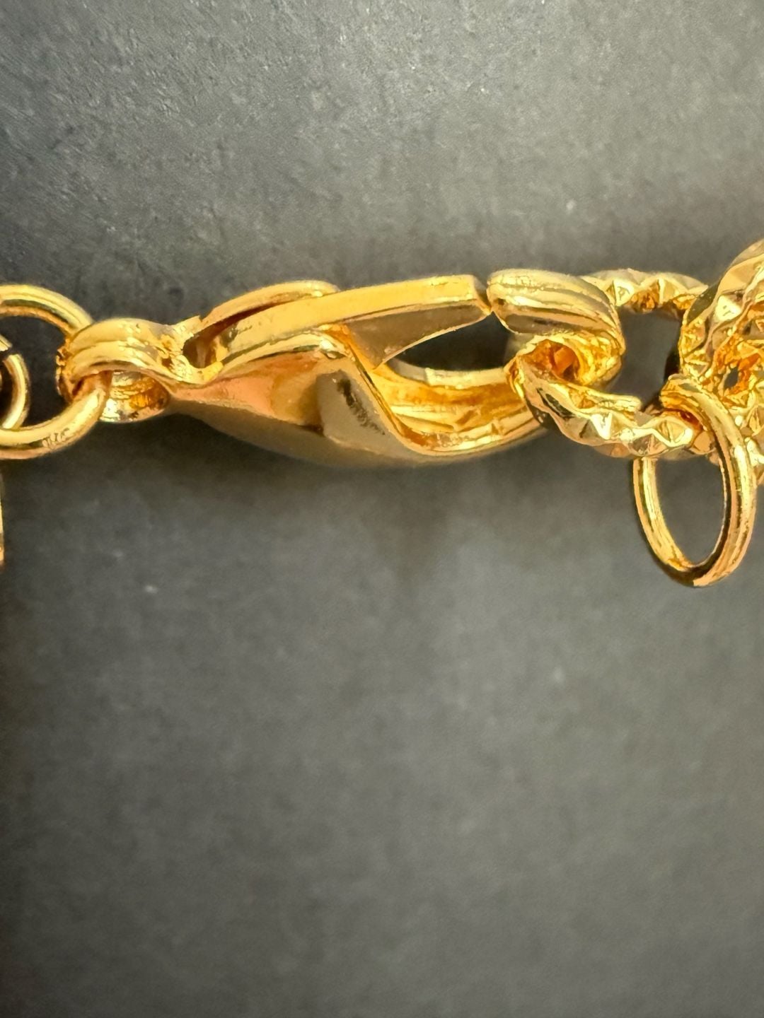 G Italy 18K Gold Plated Chunky Alternating Smooth and Textured Link Necklace 4