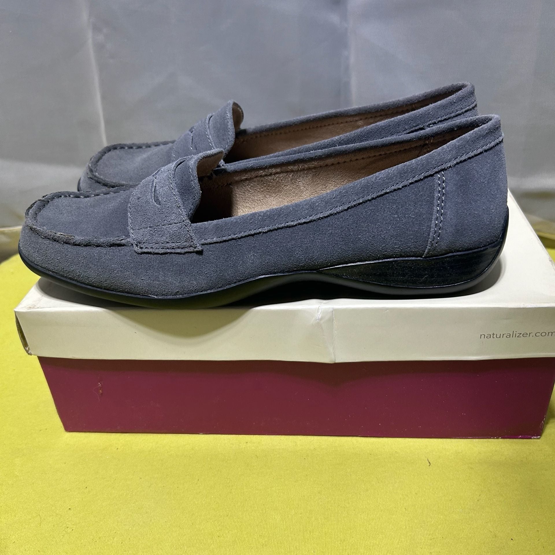 Naturalizer Carletta Grey Suede Penny Loafers 8
