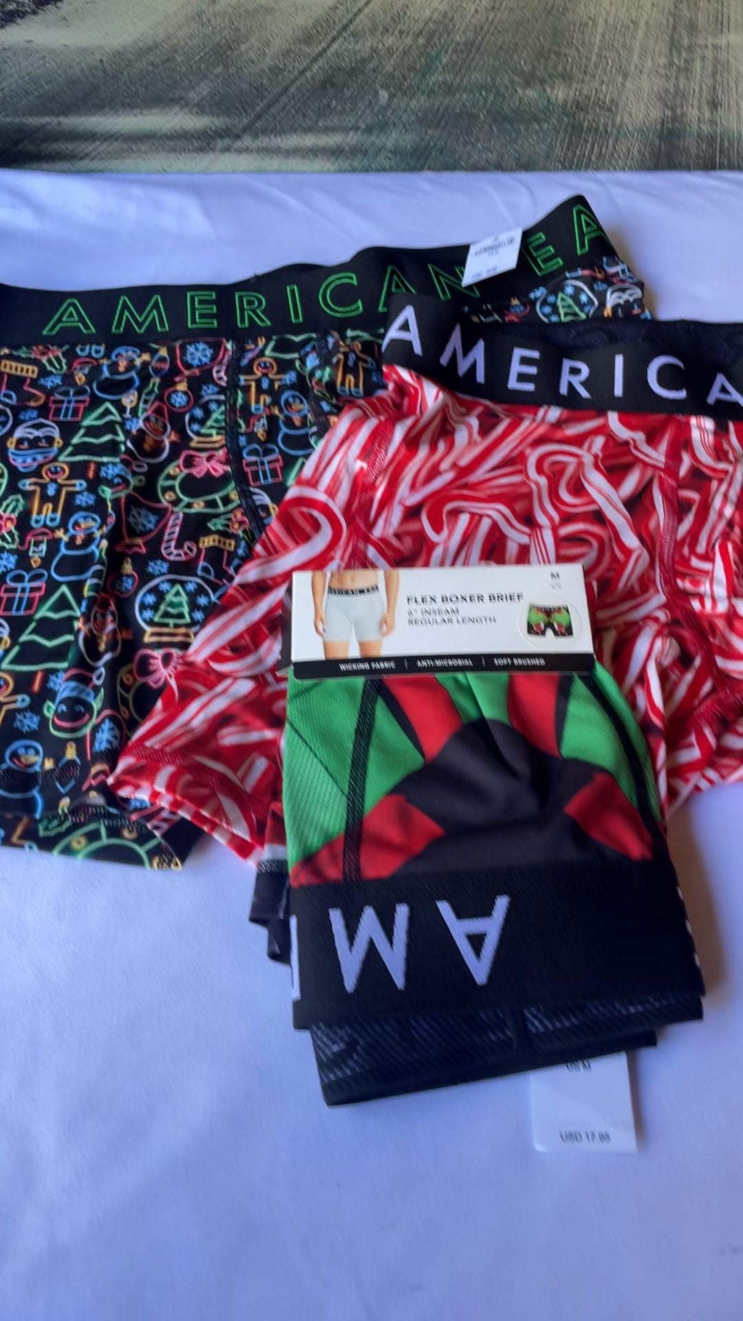 American Eagle Men's Holiday Boxers & Boxer Briefs 3-Pack Size Medium 2