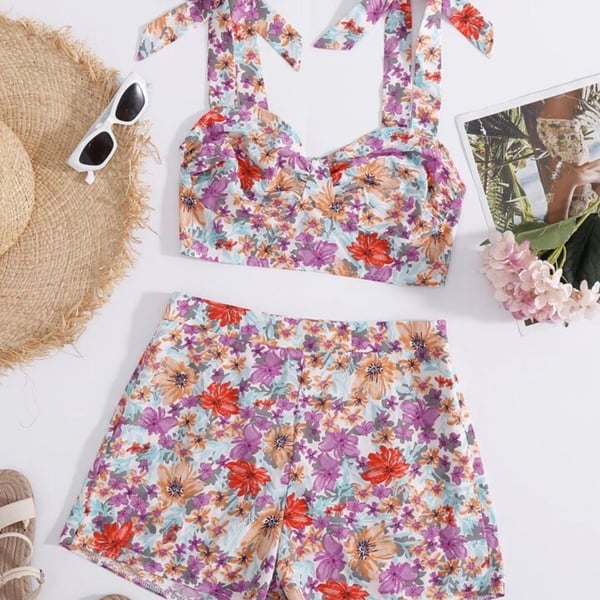 SHEIN Floral Print Tie Shoulder Crop Top and Shorts Set Size S