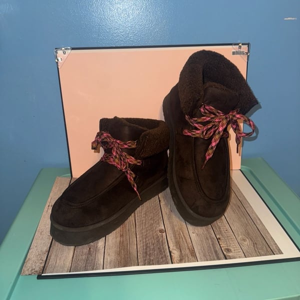 Falls Creek Sloane Brown Faux Fur Lined Platform Ankle Boots Size 11