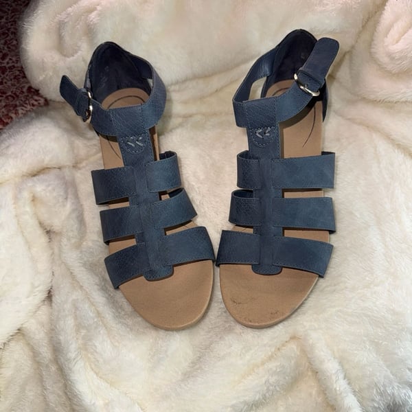 Dr. Scholl's Women's Bailey Blue Reptile Print Strappy Wedge Sandals