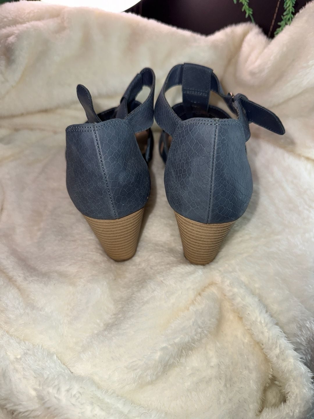 Dr. Scholl's Women's Bailey Blue Reptile Print Strappy Wedge Sandals 4