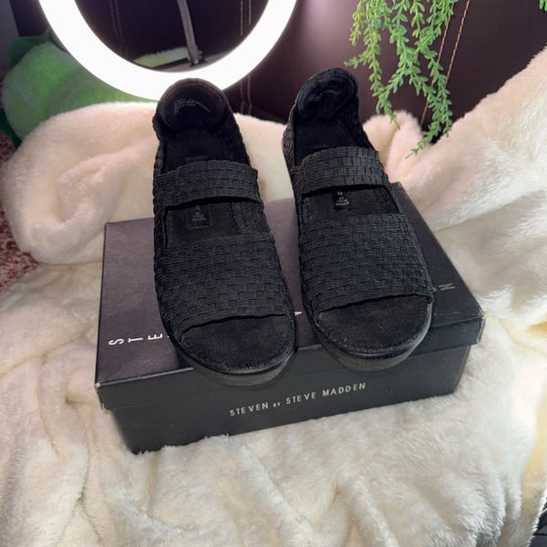 Steven by Steve Madden Blastr Woven Wedge Sandals Size 8