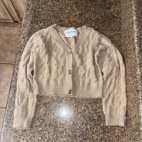 Reserve Fairfax Tan Cable Knit Cropped Cardigan Sweater Size Medium