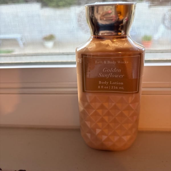 Bath & Body Works Golden Sunflower Body Lotion 8 fl oz