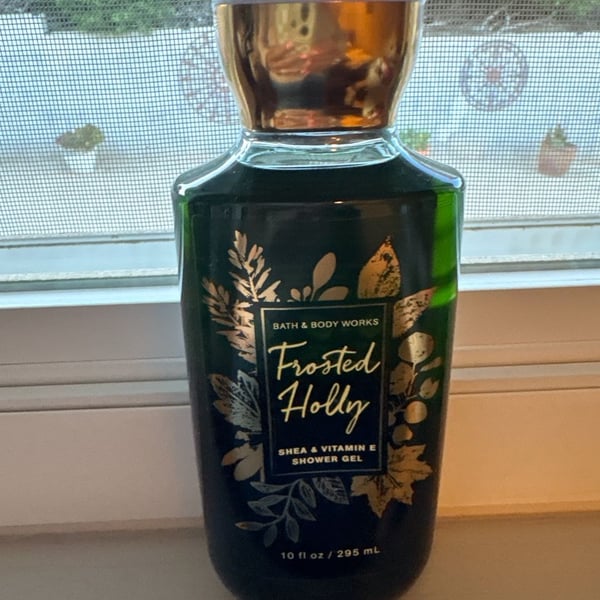 Bath & Body Works Frosted Holly Shea & Vitamin E Shower Gel 10 fl oz