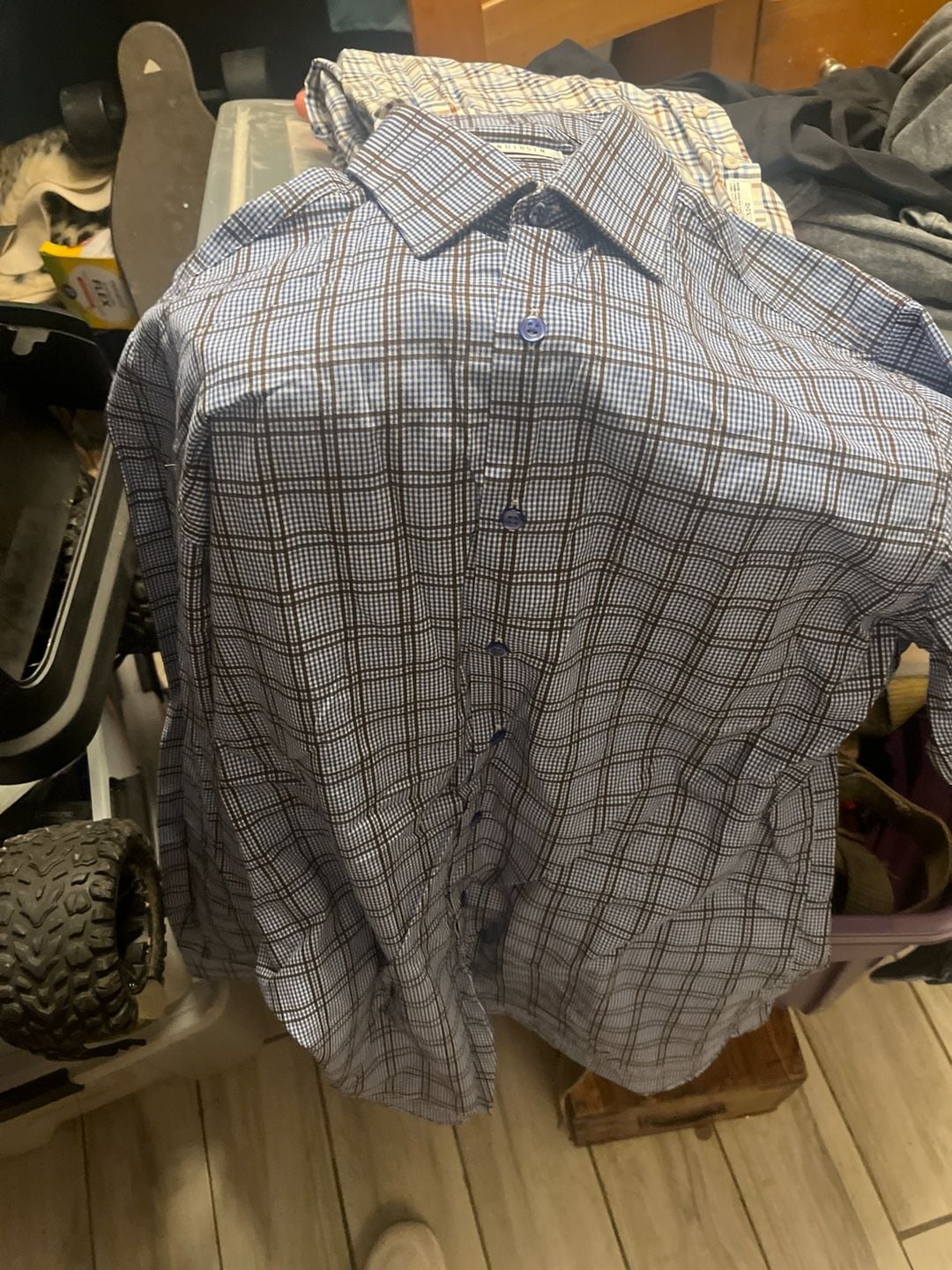 Van Heusen Classic Fit Wrinkle Free Blue Brown Plaid Dress Shirt Size 15.5 34/35 2