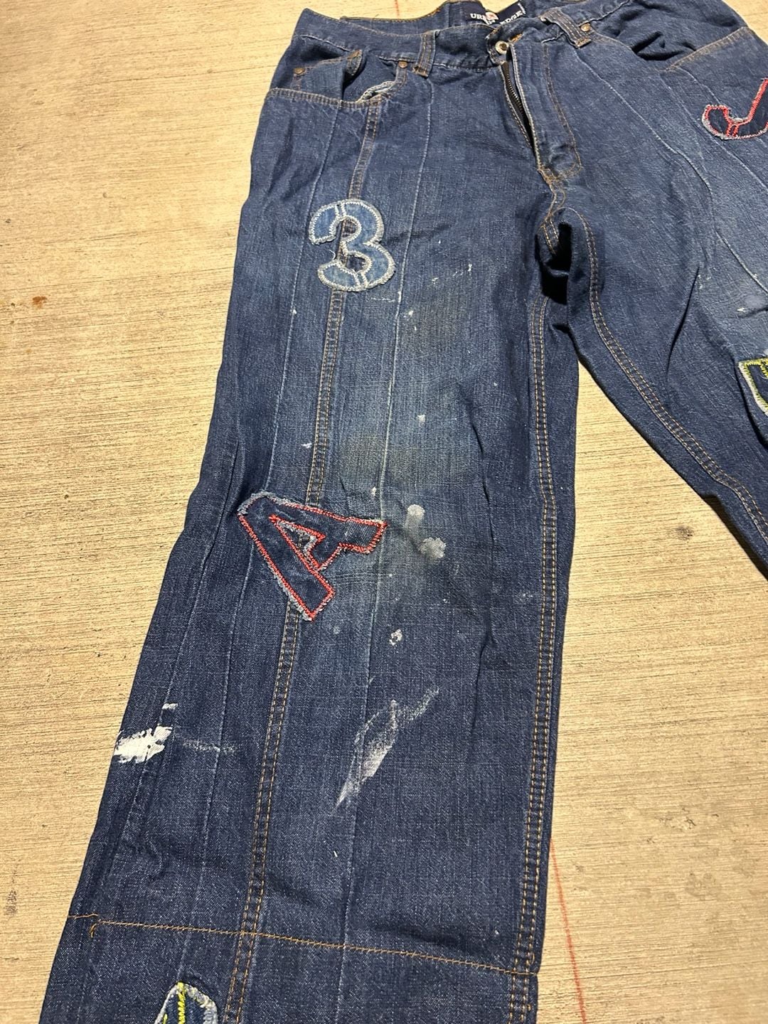 Y2K Urban Edge Baggy Embroidered Patch Paint Splatter Jeans 5