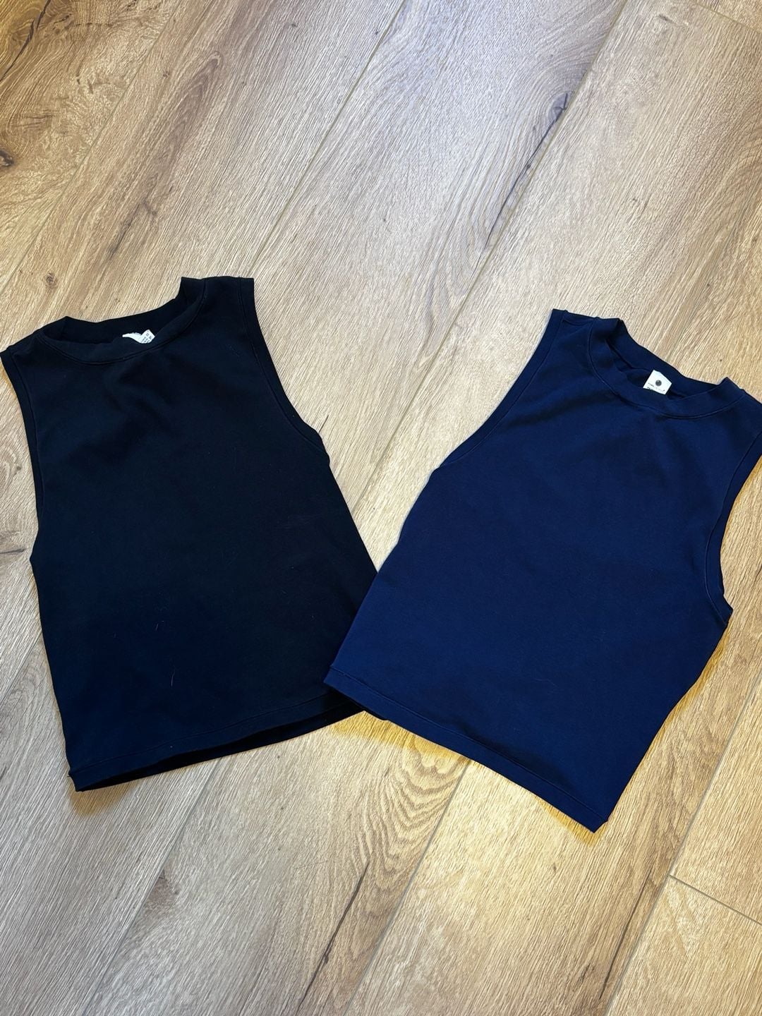 Yogalicious Airlite Melissa Crop Tank Top Set of 2 Black and Navy Size XS 1