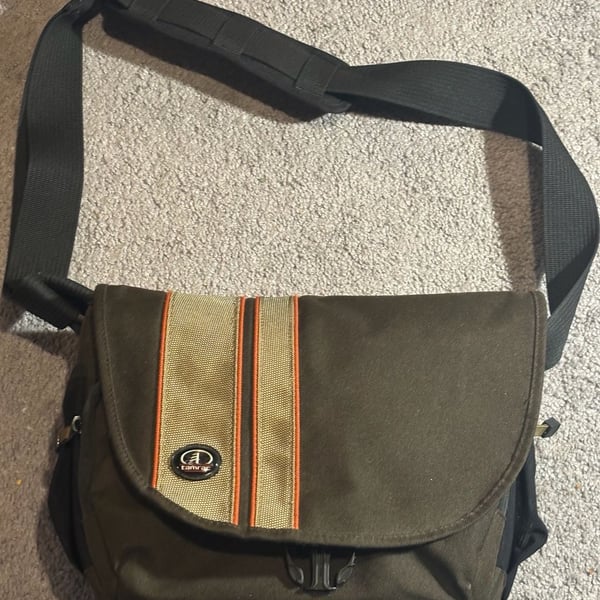 Tamrac 3445 Rally 5 (Brown/Tan) Camera Bag Great Condition 