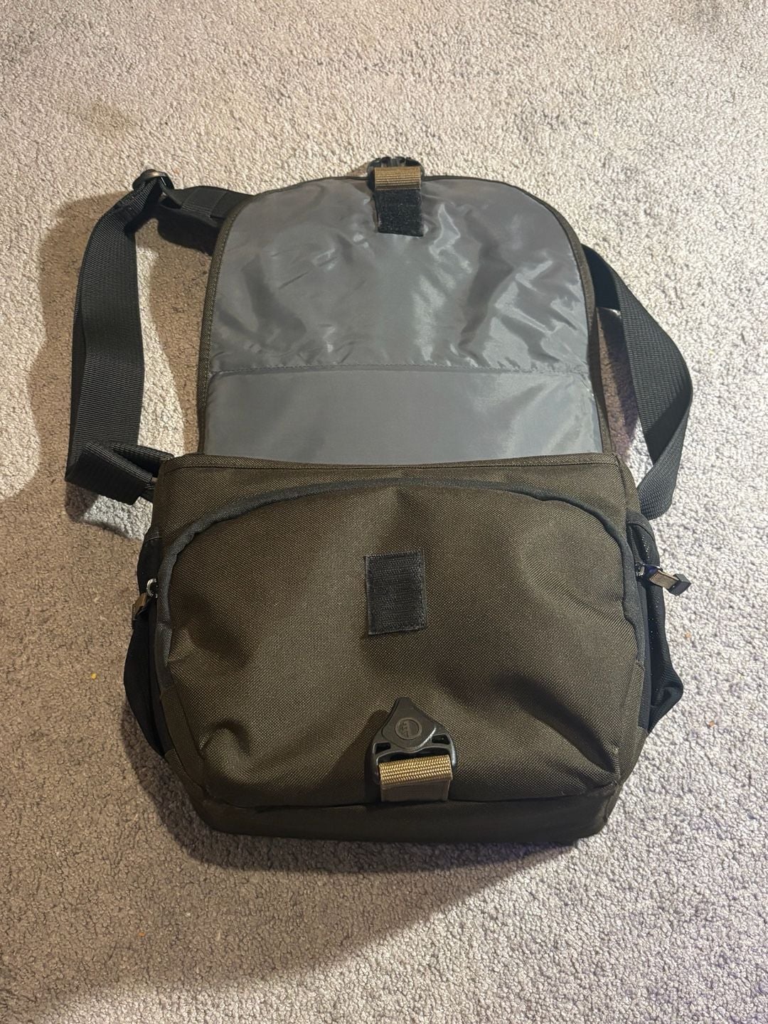 Tamrac 3445 Rally 5 (Brown/Tan) Camera Bag Great Condition 2