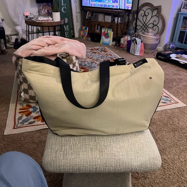 Lululemon Clean Lines Tote 22L Bag O/S Trench Tan