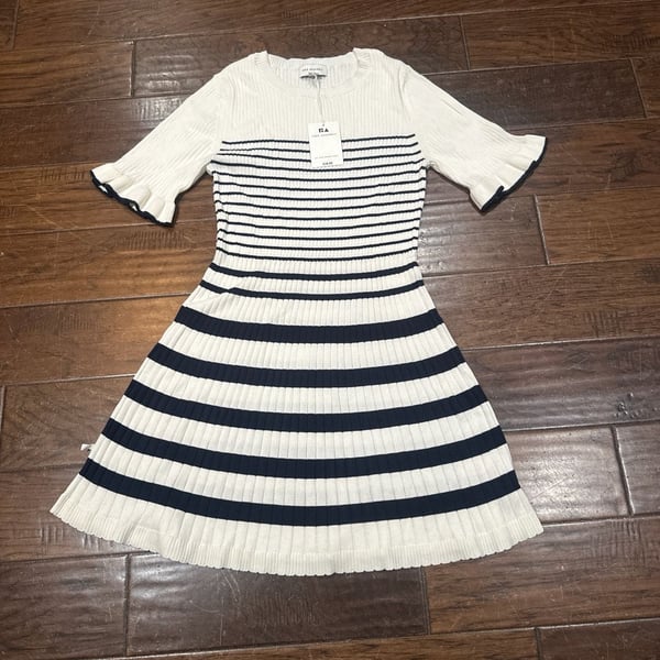 Free Assembly Women's Striped Knit Ruffle Sleeve Fit and Flare Dress, Size L