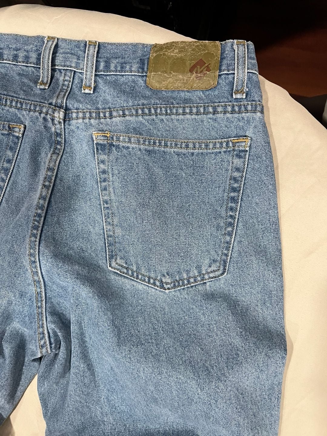 Magellan Outdoors Men's Light Wash Denim Jeans 34x29 5