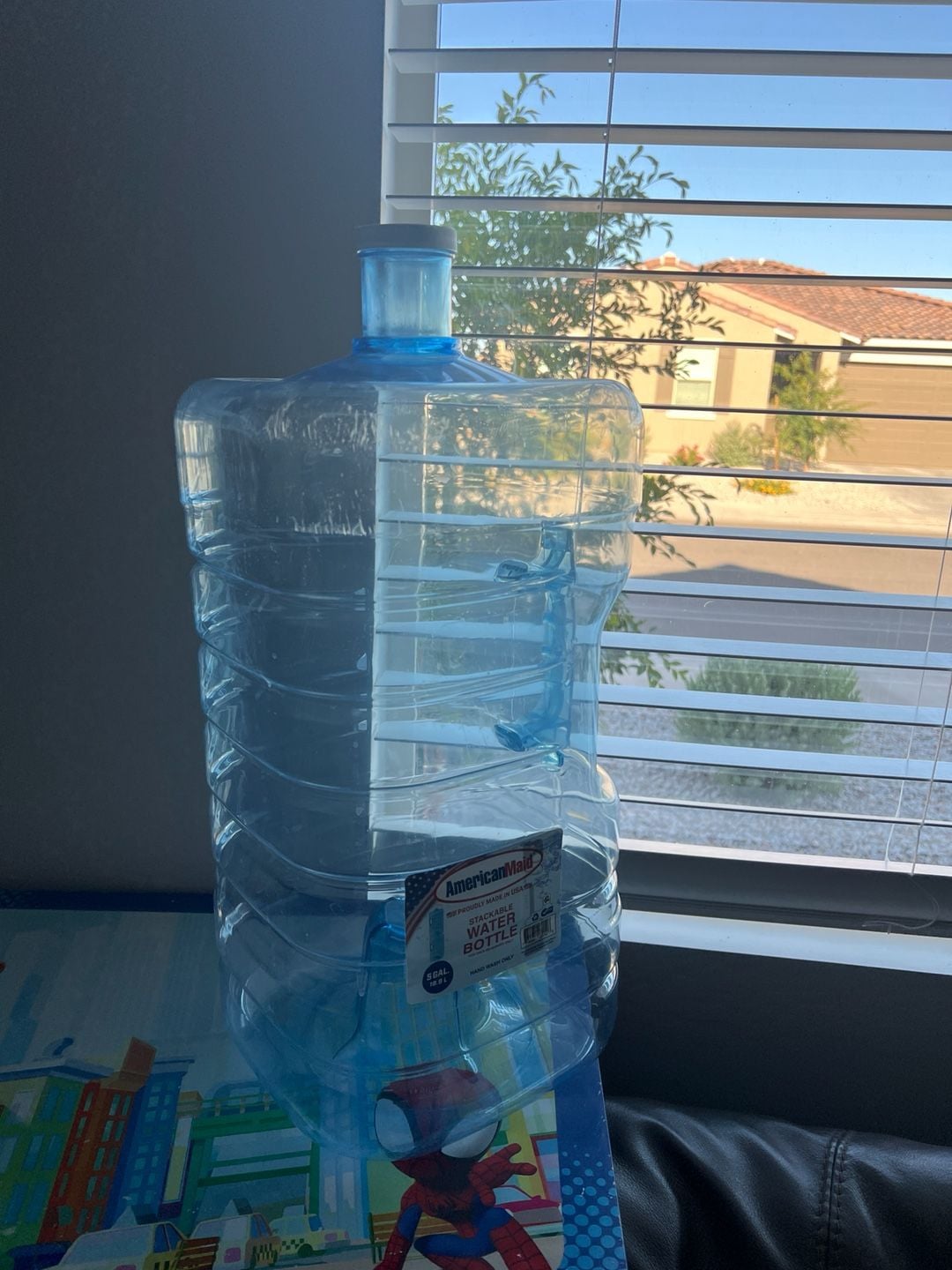 AmericanMaid 5 Gallon Stackable Water Bottle with Handle 1