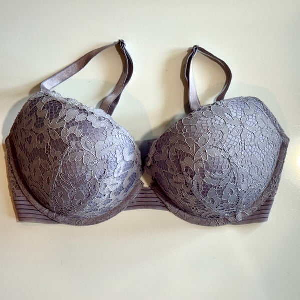 Victoria's Secret Very Sexy Lace Push-Up Bra 34D Lavender
