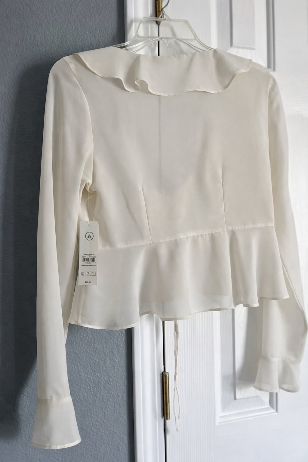No Boundaries Almond Ruffle Woven Tie-Front Top, Size XS (0-2) 2