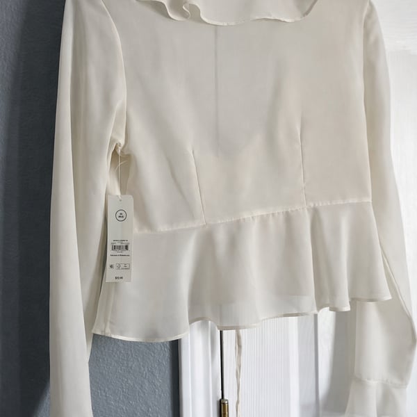 No Boundaries Almond Ruffle Woven Tie-Front Top, Size XS (0-2)