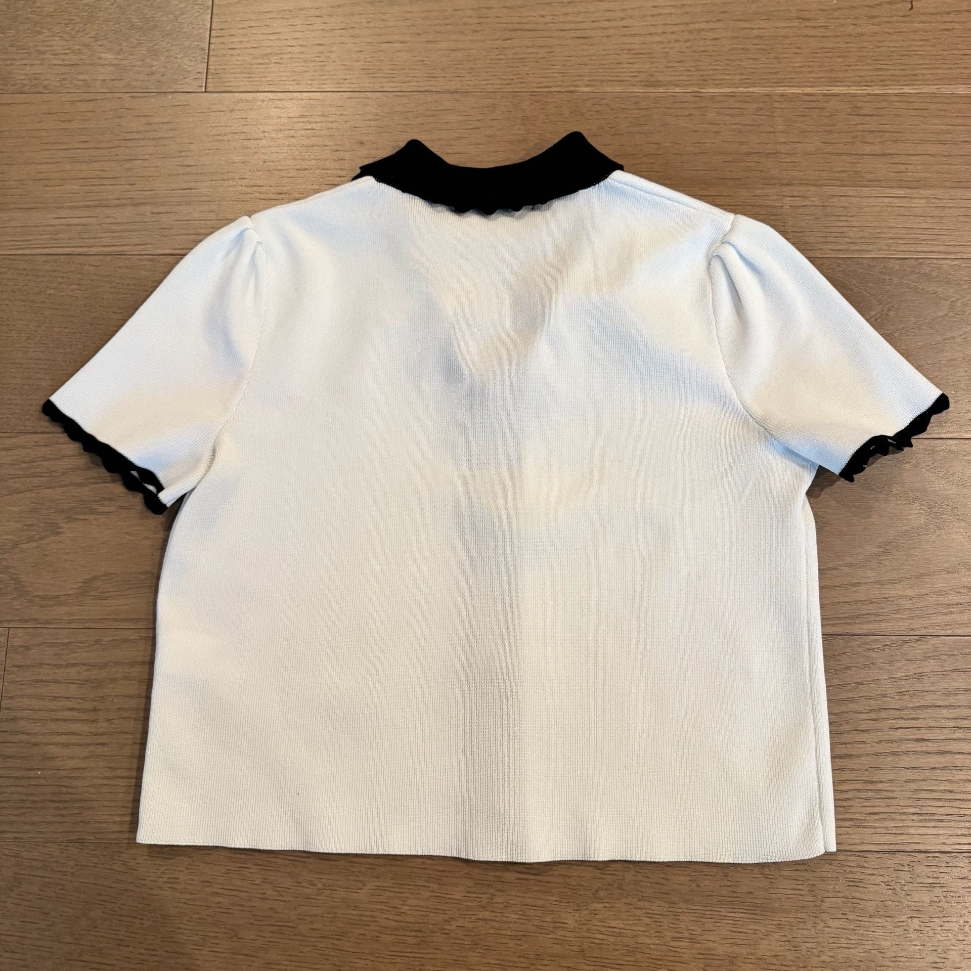 Truth by Republic White Scalloped Trim Knit Button-Up Top Size XS 5