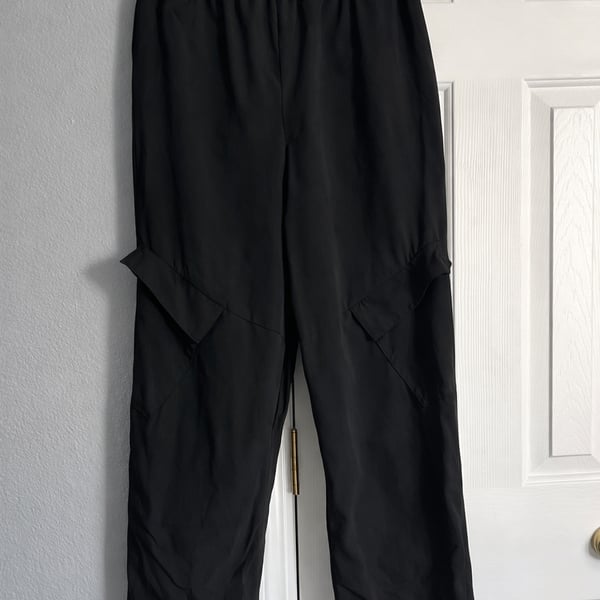 No Boundaries Black Parachute Cargo Pants Size XS (0-2)