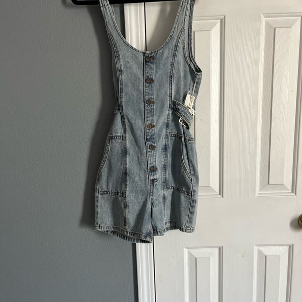 Chelsea & Violet Girls Denim Button-Front Romper Light Wash Size S
