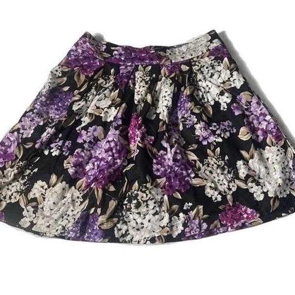 White House Black Market Purple Floral Hydrangea Print Skirt Size 8