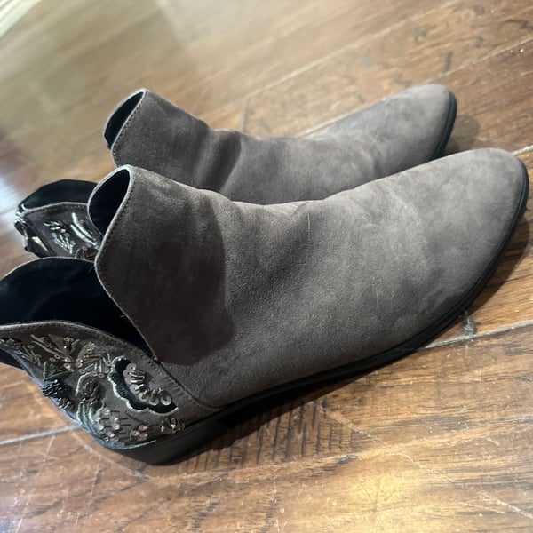 Kenneth Cole Reaction Loop Knot Grey Embroidered Beaded Ankle Boots Size 10M