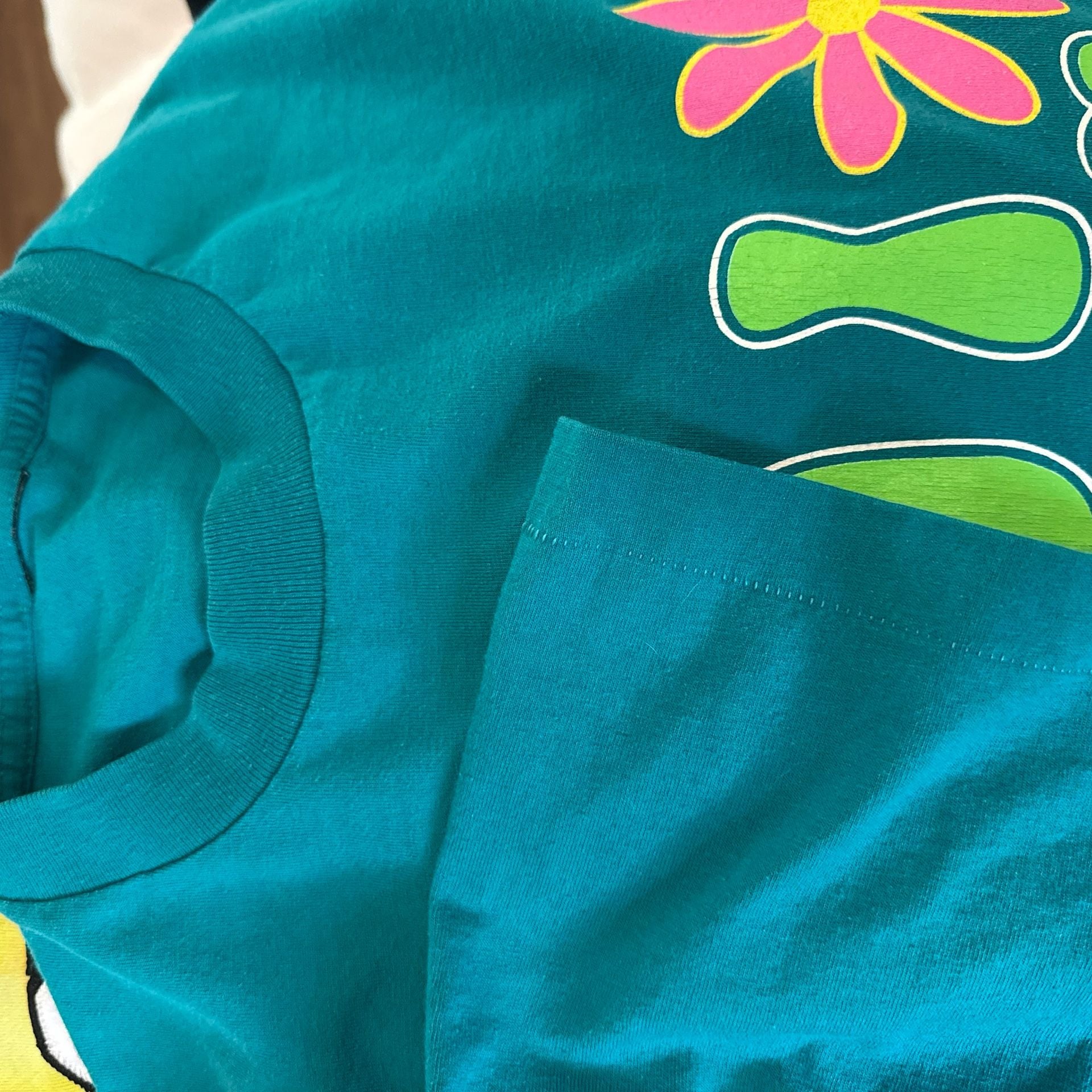 Vintage 90s Do I Look Like I Care Groovy Graphic Single Stitch T-Shirt Teal 5